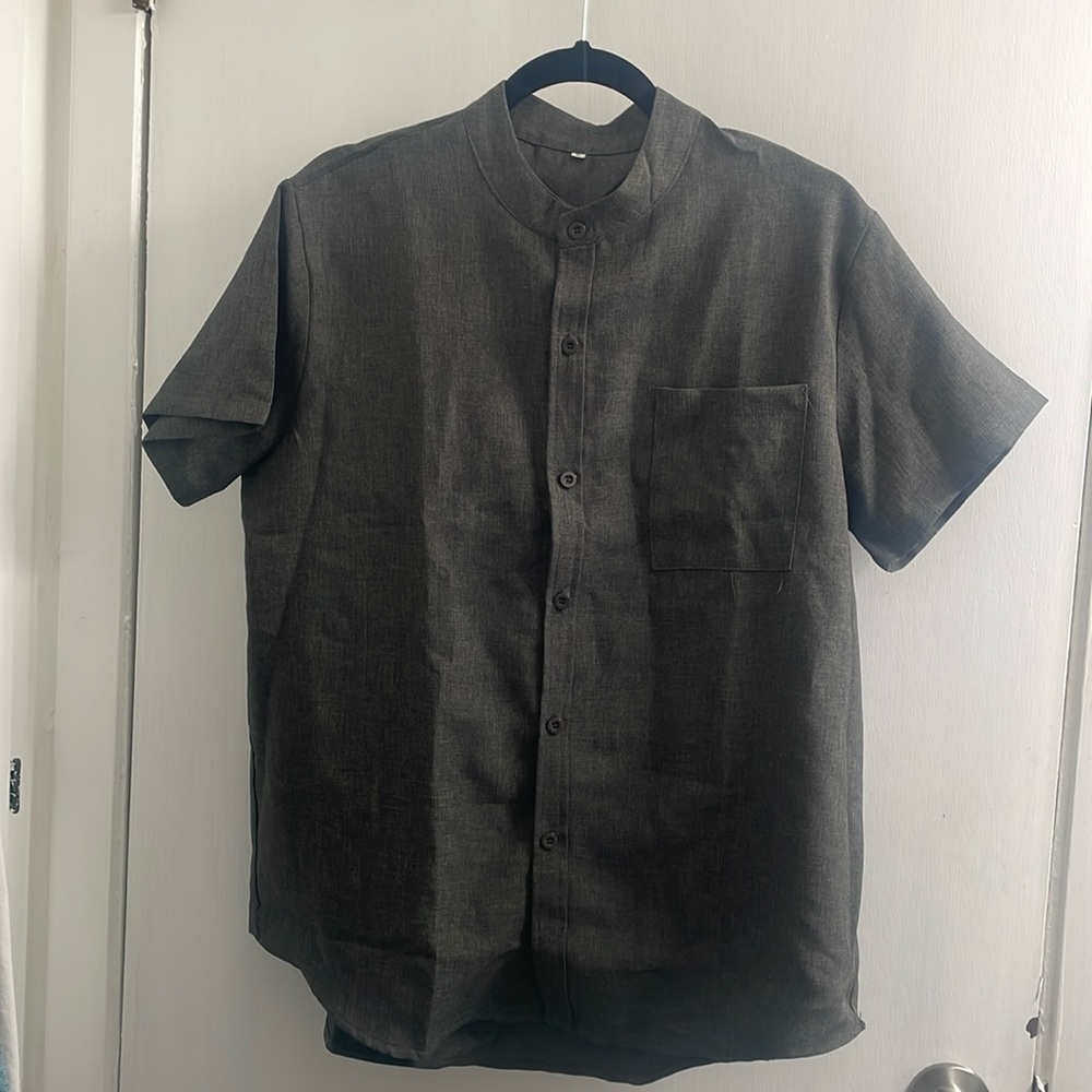 Mens shirt size small, dark gray/ greenish